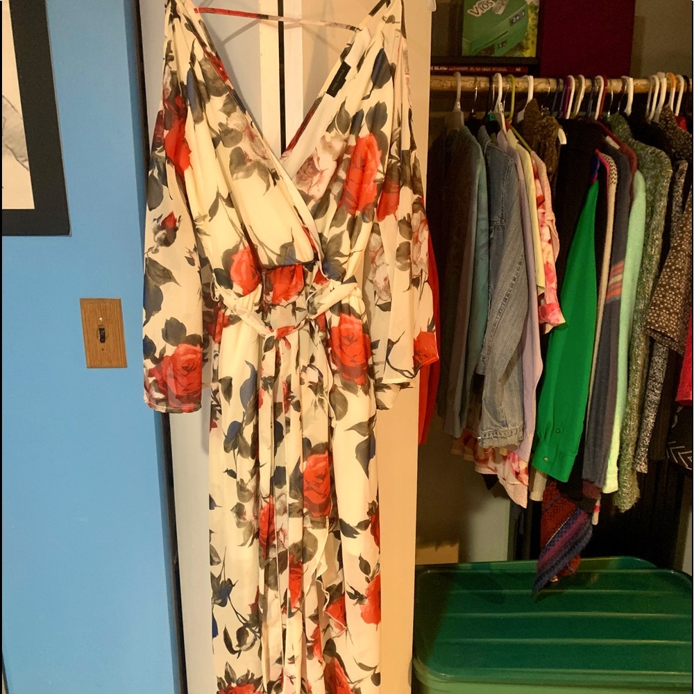 Beautiful Hi-Low Flowy Dress -Large